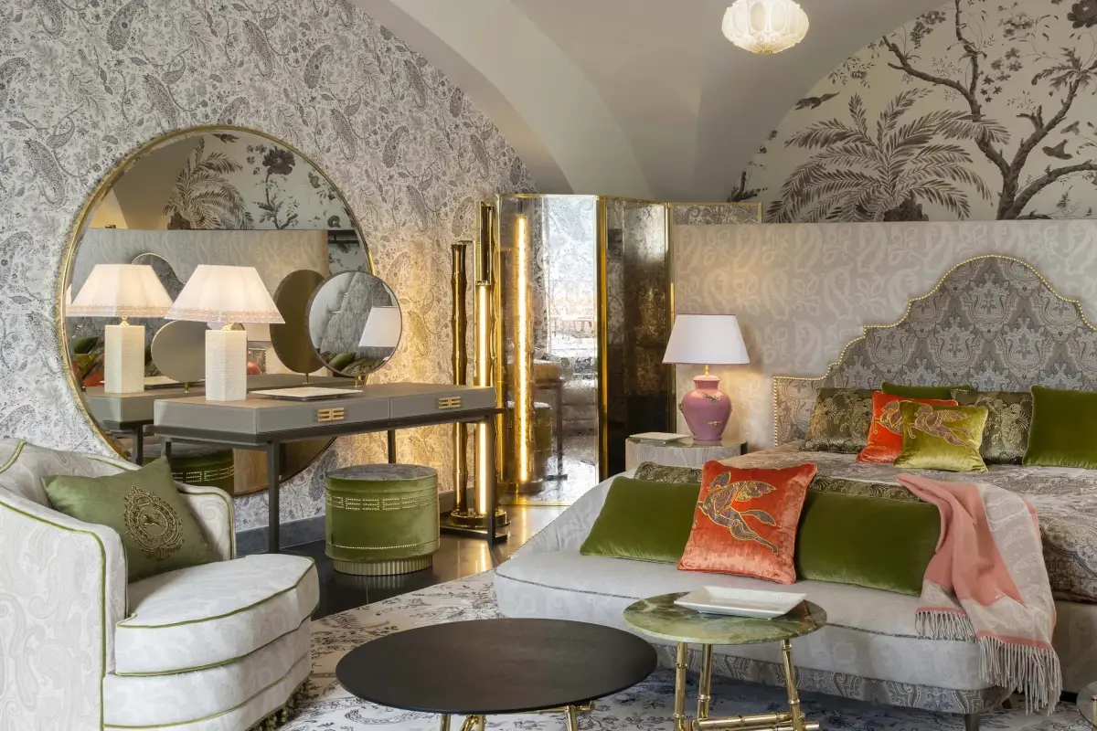 Una stanza dell'Hotel Punta Tragara firmata Etro Da Dior a Etro e Missoni, il fashion griffa e &ldquo;profuma&rdquo; i beach club