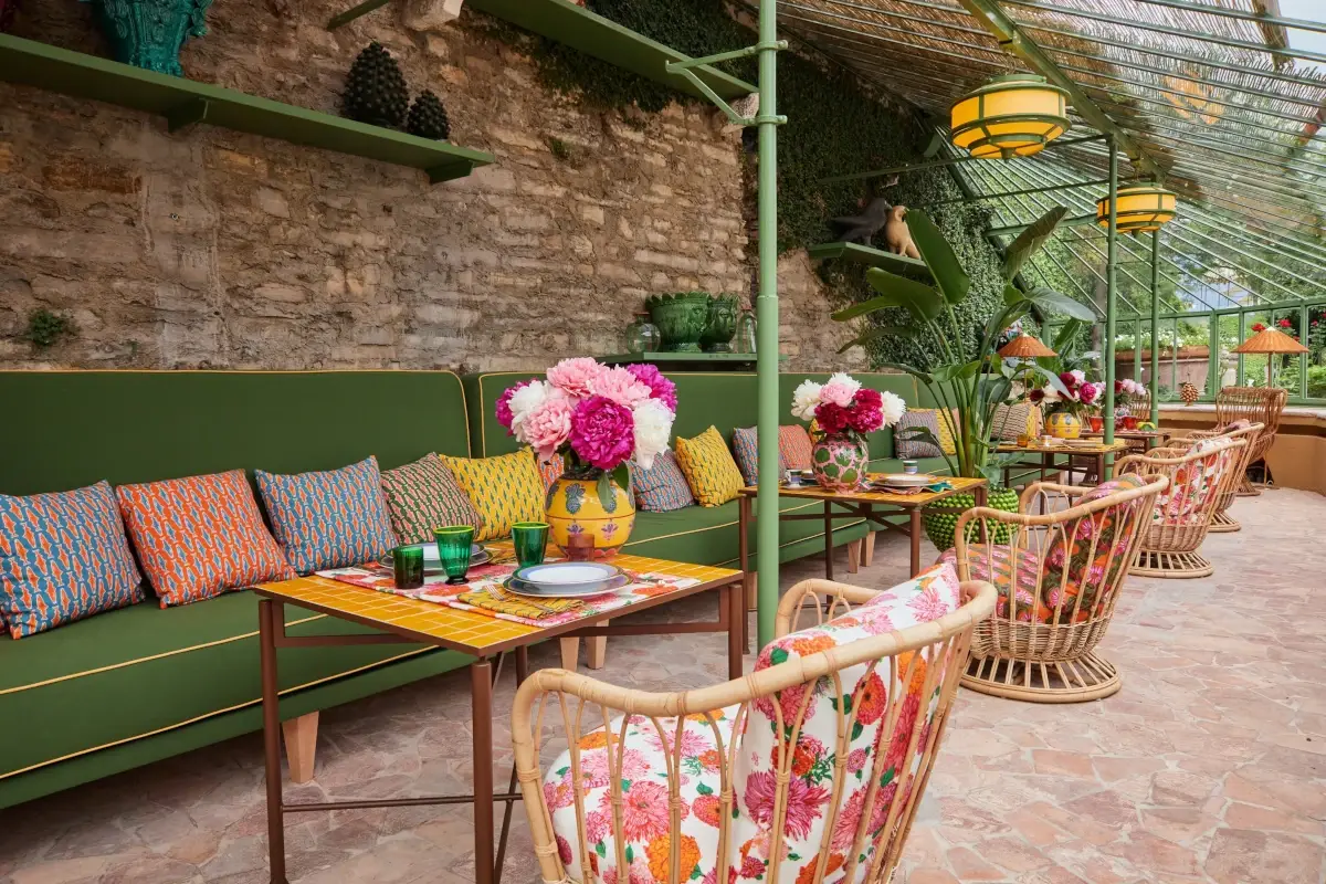Villa Passalacqua e Double Jj Da Dior a Etro e Missoni, il fashion griffa e &ldquo;profuma&rdquo; i beach club