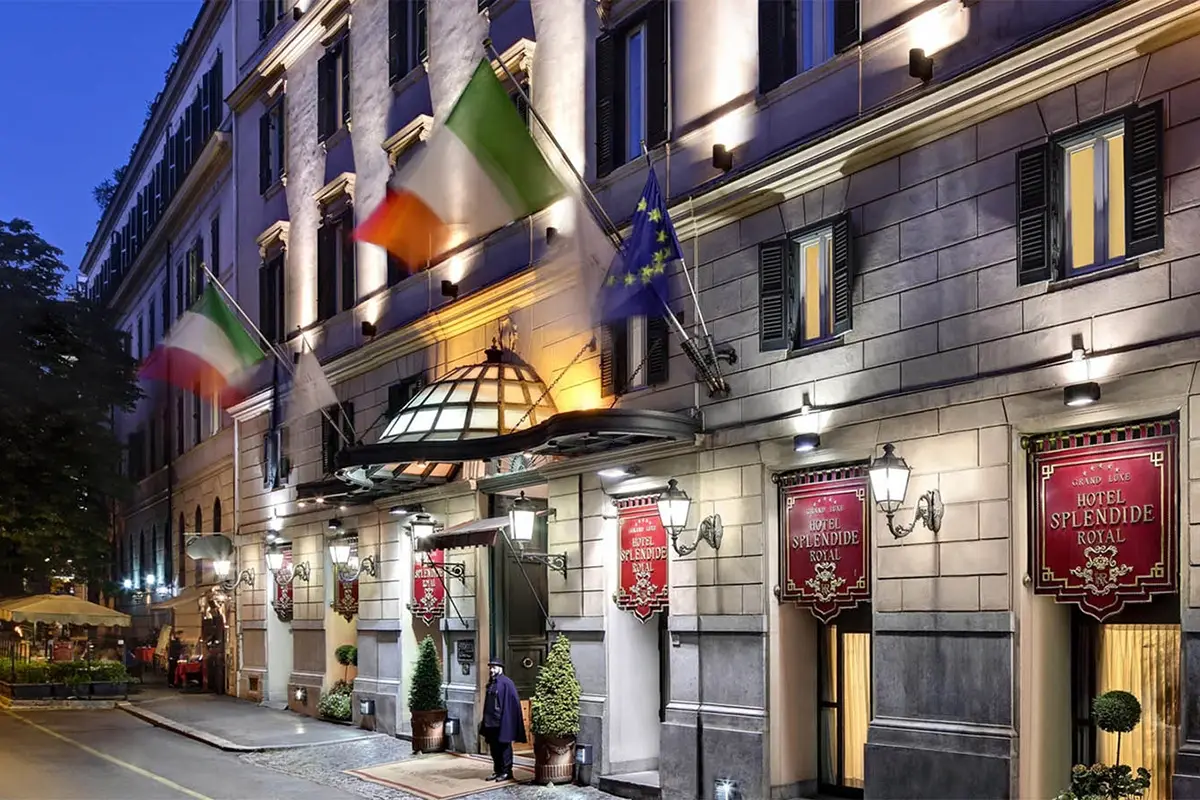 Hotel Splendide Royal Porti il cane in vacanza? Come scegliere l’hotel e i servizi davvero pet friendly