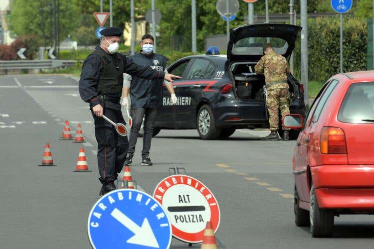 vacanze all'insegna dei controlli (fonte Ansa)  Dopo le restrizioni per Pasqua si fermano le prenotazioni estive