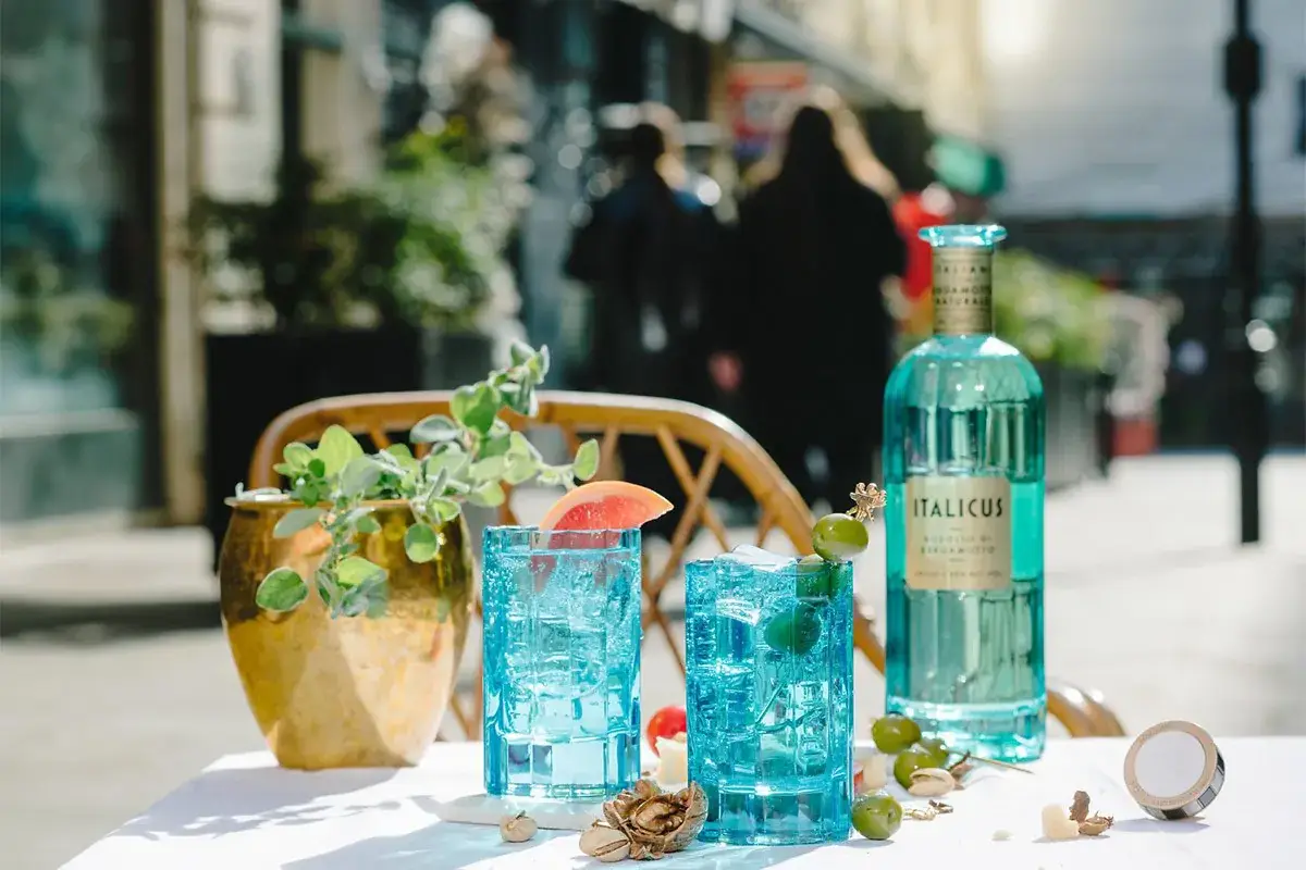 Con Italicus Rosolio di bergamotto lo spritz fa ancora pi&ugrave; tendenza