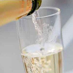 Sempre più spumante italiano -11% i brindisi con Champagne