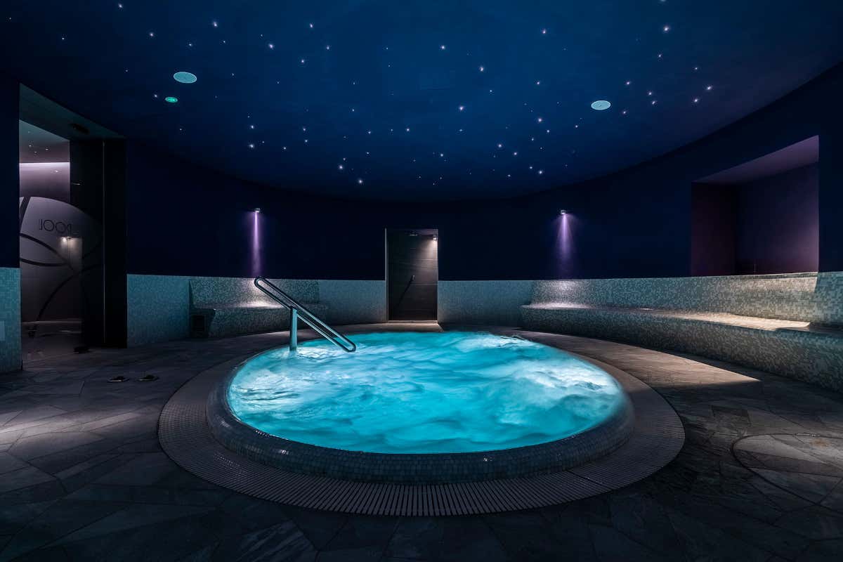 La piscina dell'area Spa dello Stadt Hotel Città