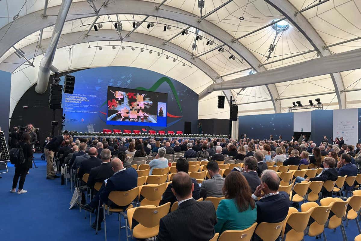 Un momento degli Stati Generali del Turismo, che si svolgono oggi e domani a Chianciano Terme (Si) Turismo organizzato, insieme a Chianciano Terme per il rilancio del comparto