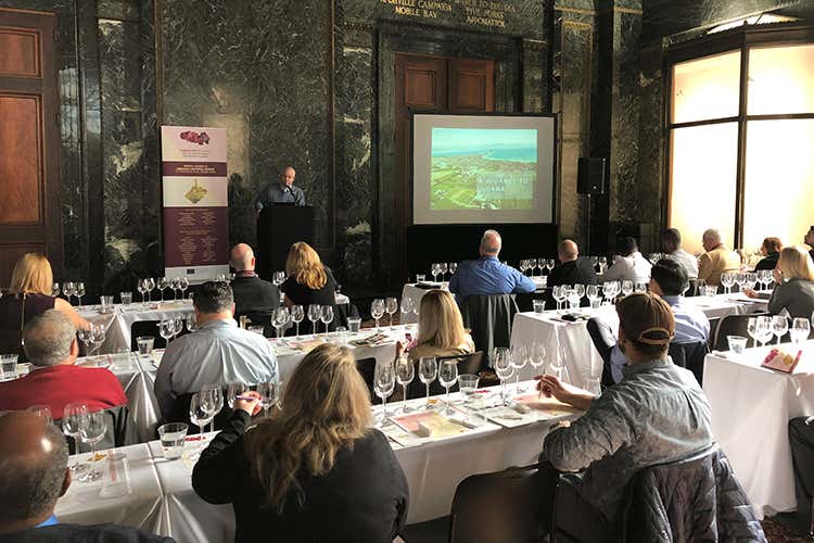 (Dagli Stati Uniti al Giappone, un autunno di successi per il Lugana Doc) (Dagli Stati Uniti al Giappone, un autunno di successi per il Lugana Doc)