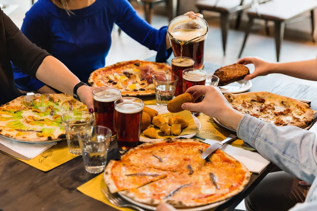 Stazione Mole vuole essere un punto di riferimento per un target giovane Dove mangiare la pizza a Roma? Ecco cinque indirizzi da segnarsi