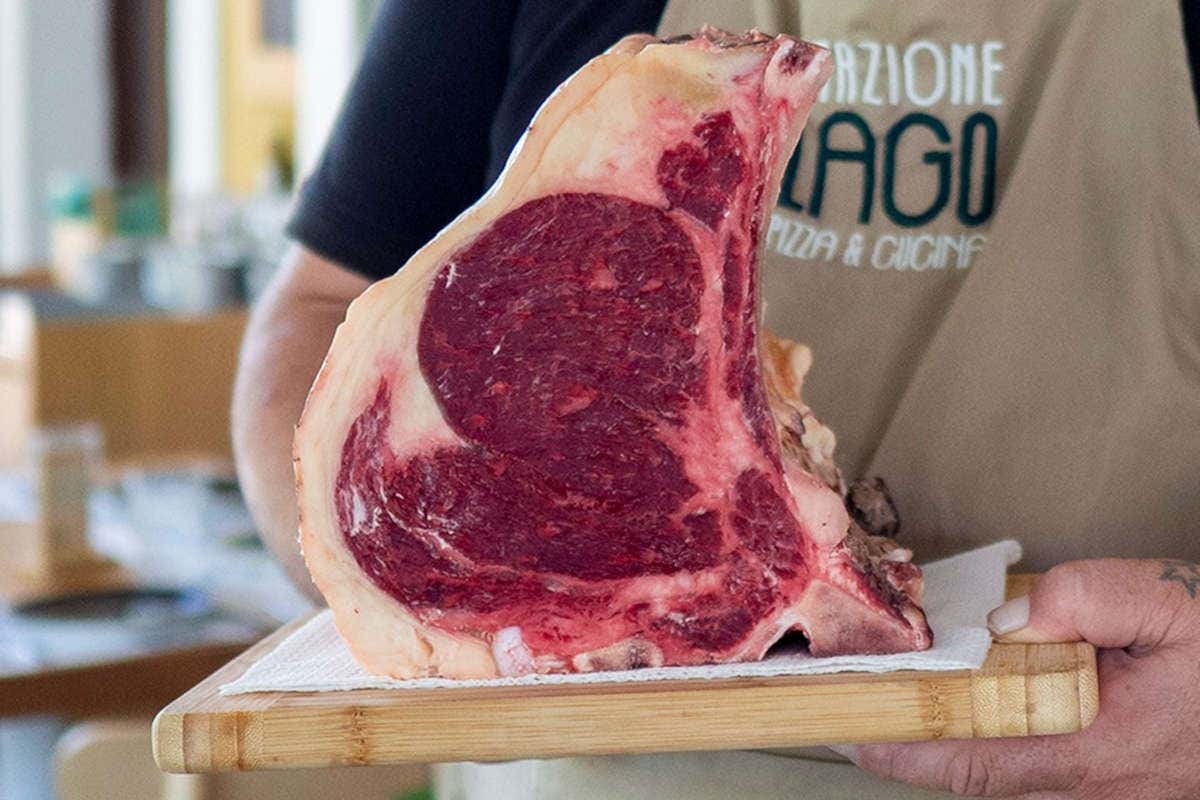 Prossima fermata: Stazione Lago! Tappa a Piana degli Albanesi tra pizza e carne