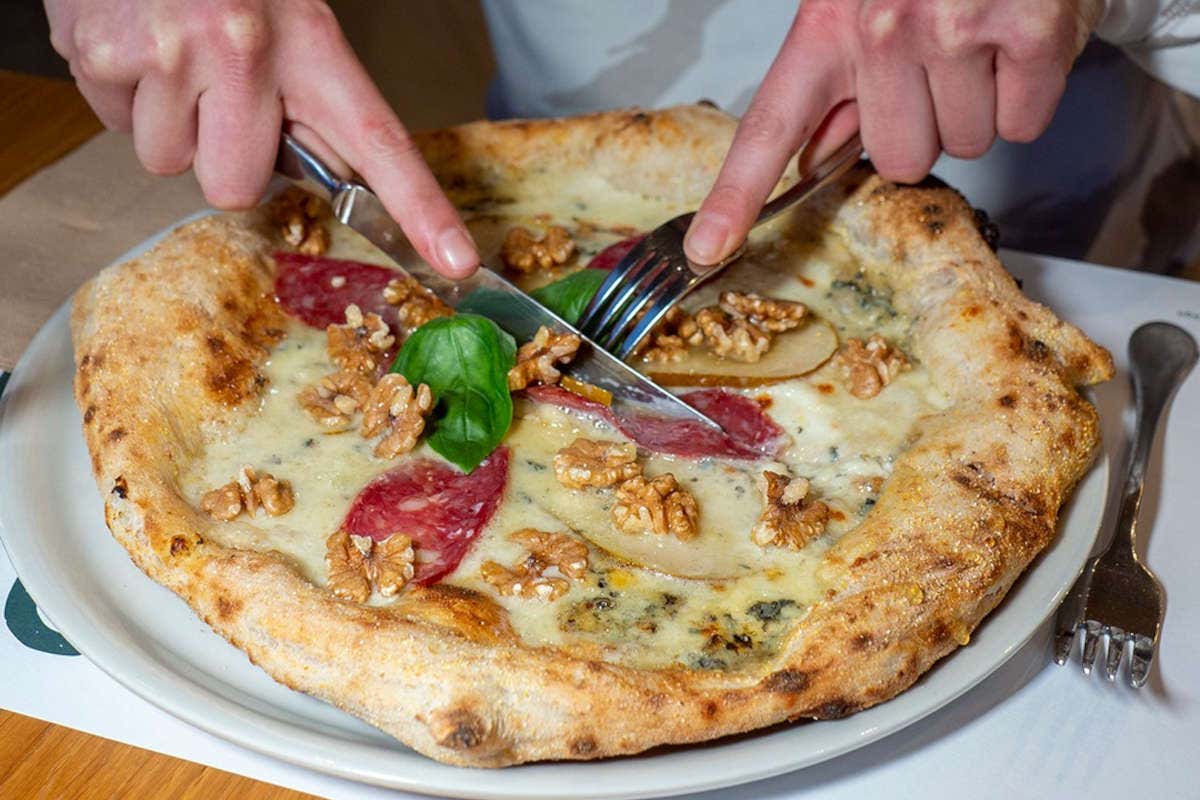 Prossima fermata: Stazione Lago! Tappa a Piana degli Albanesi tra pizza e carne