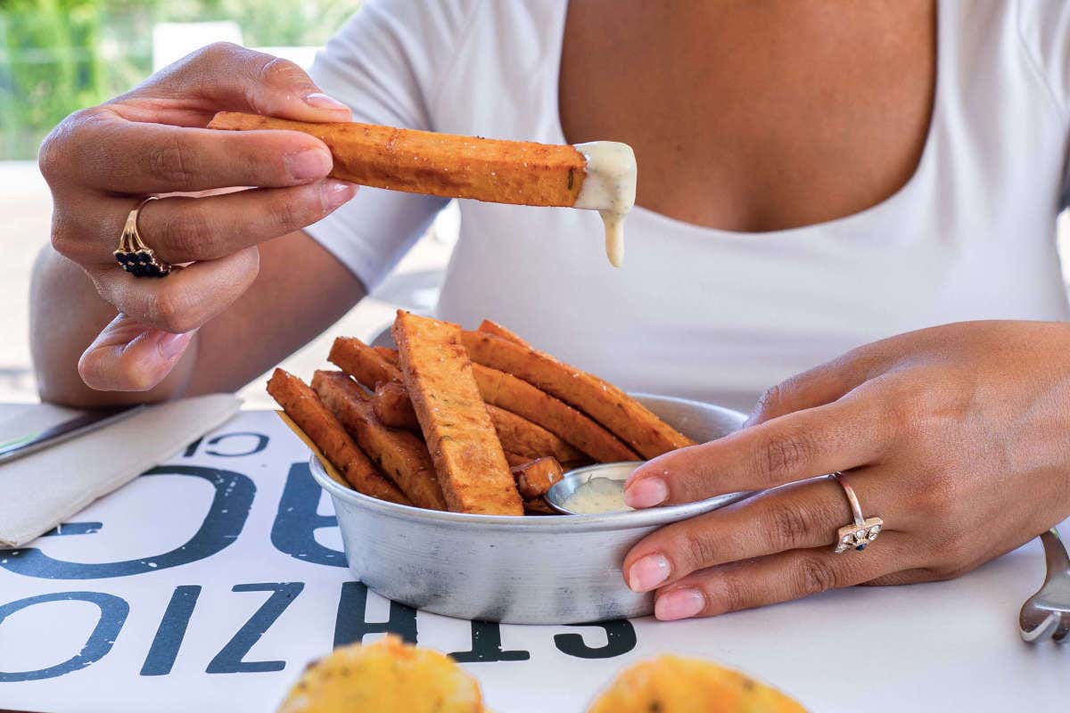 Prossima fermata: Stazione Lago! Tappa a Piana degli Albanesi tra pizza e carne