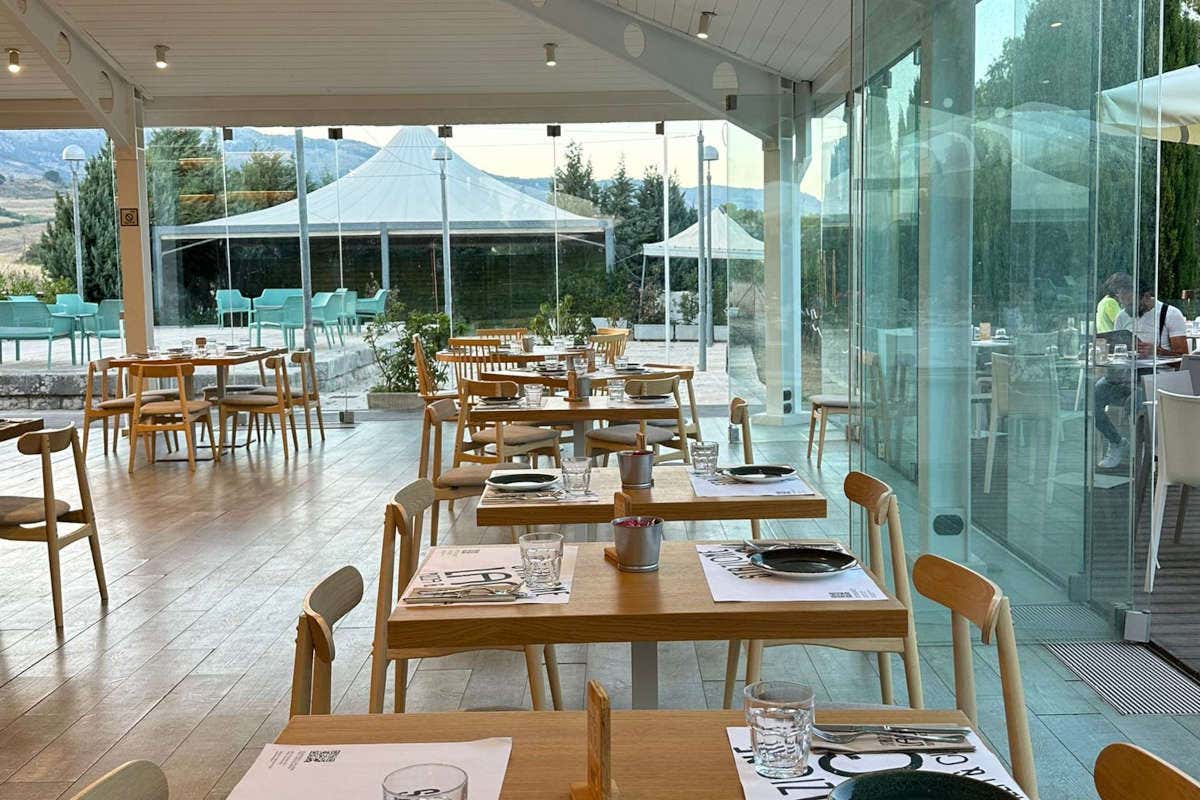 Prossima fermata: Stazione Lago! Tappa a Piana degli Albanesi tra pizza e carne