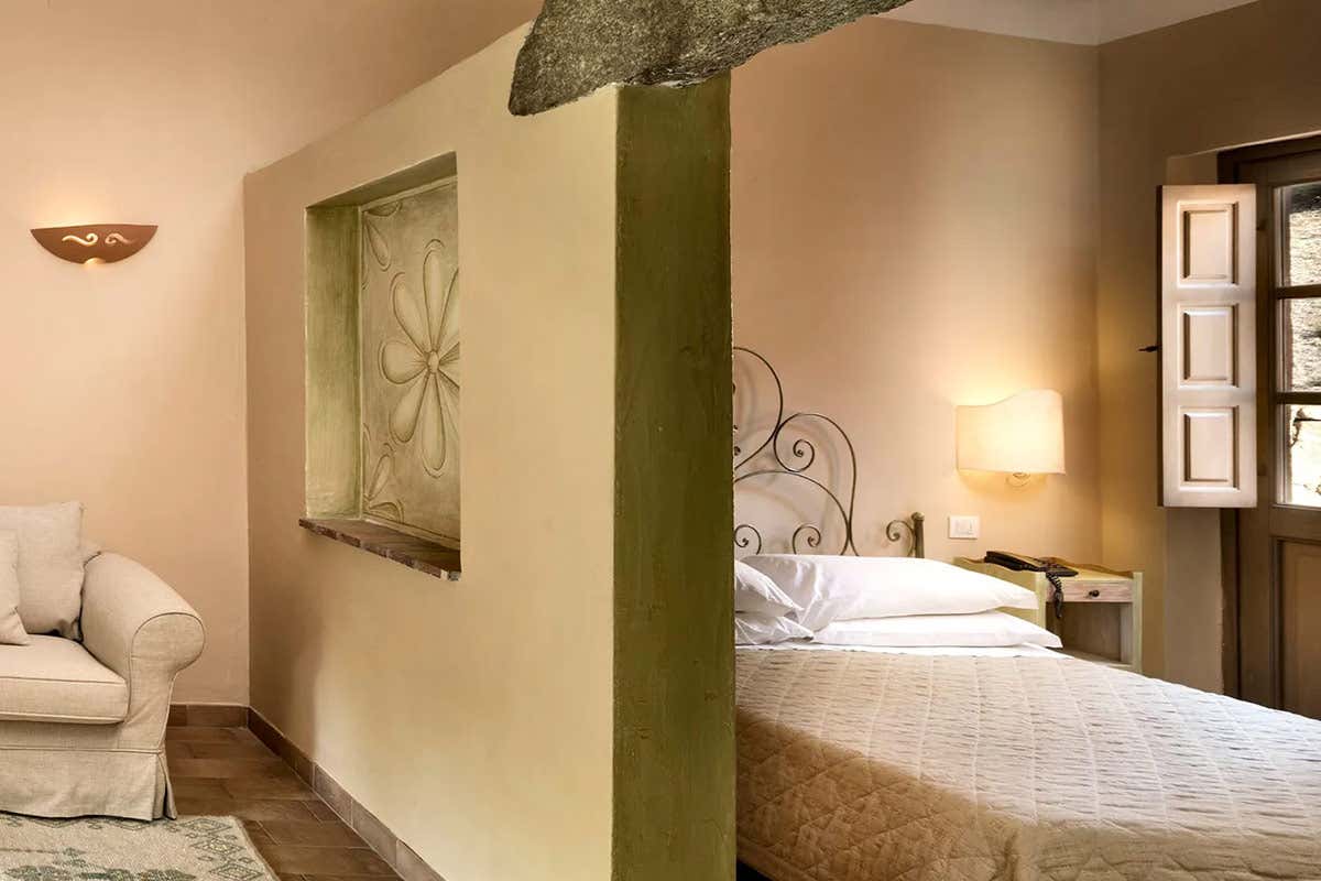 La Ciminea, dove la Sardegna di Gabriele Natali sorprende tra orto e memoria