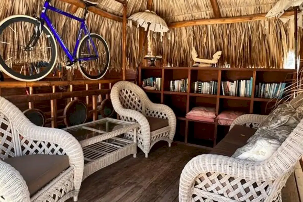 L'interno di un gazebo sito nel resort ad Aruba di Stefano Milioni Stefano Milioni firma storica del vino: “Non si perda il legame col territorio”