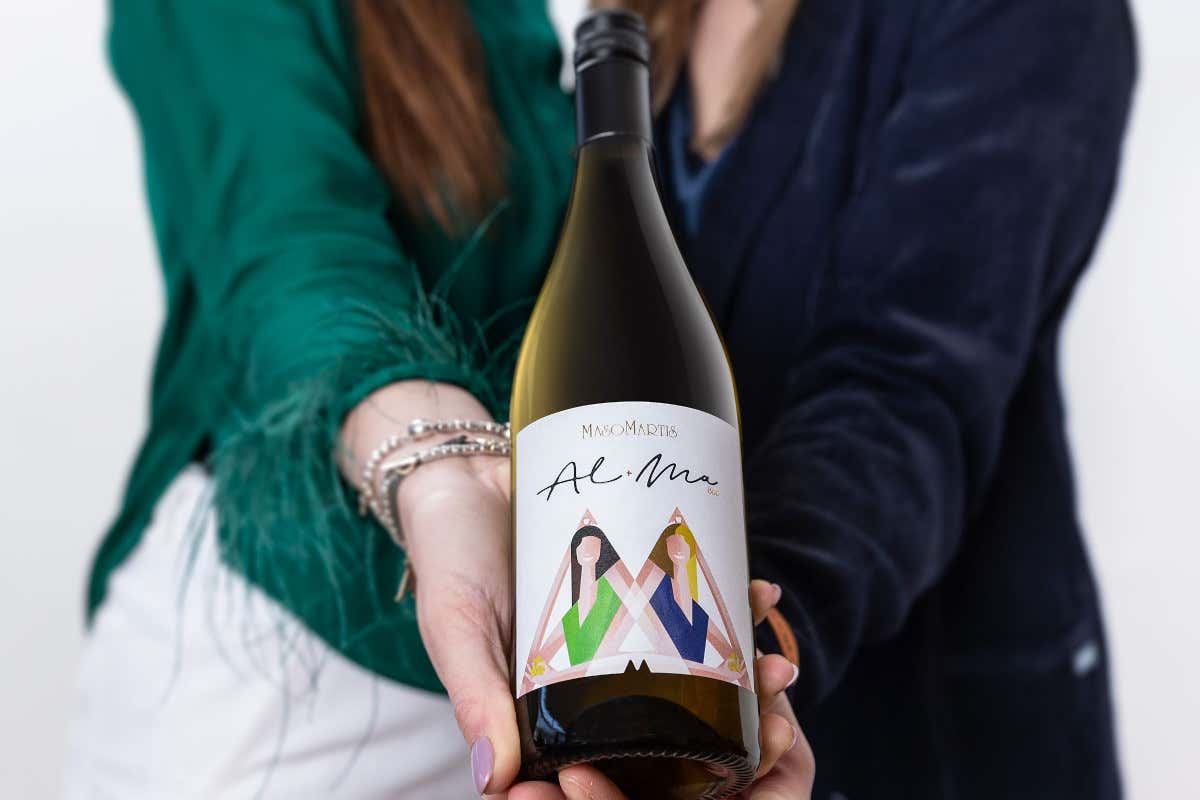 Prosit con il nuovo M&uuml;ller Thurgau di Maso Martis