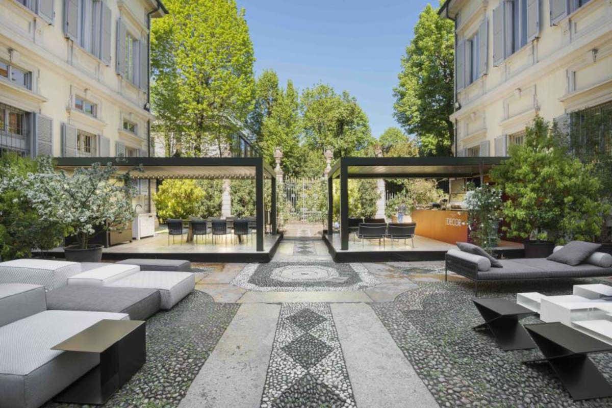 l'esterno di Palazzo Bovara lugana armonie senza tempo l'esterno di Palazzo Bovara lugana armonie senza tempo