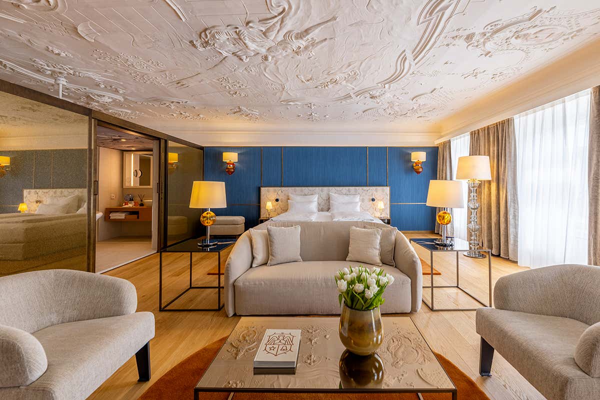 Tra storia medievale e design contemporaneo, l'Hotel Stein affaccia sul Salzach