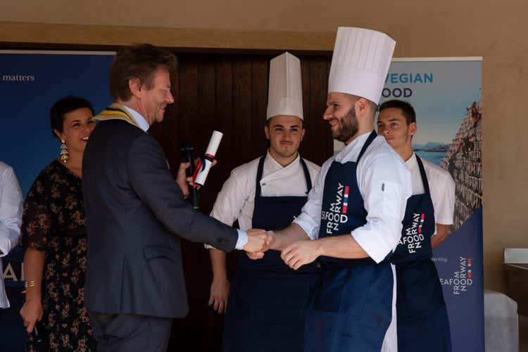 La premiazione di Francesco Cardace (Lo stoccafisso conquista l&rsquo;Italia Parte la sfida dei supermercati)
