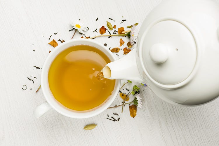 La storia millenaria del tè 
Da bevanda sacra a “cocktail”