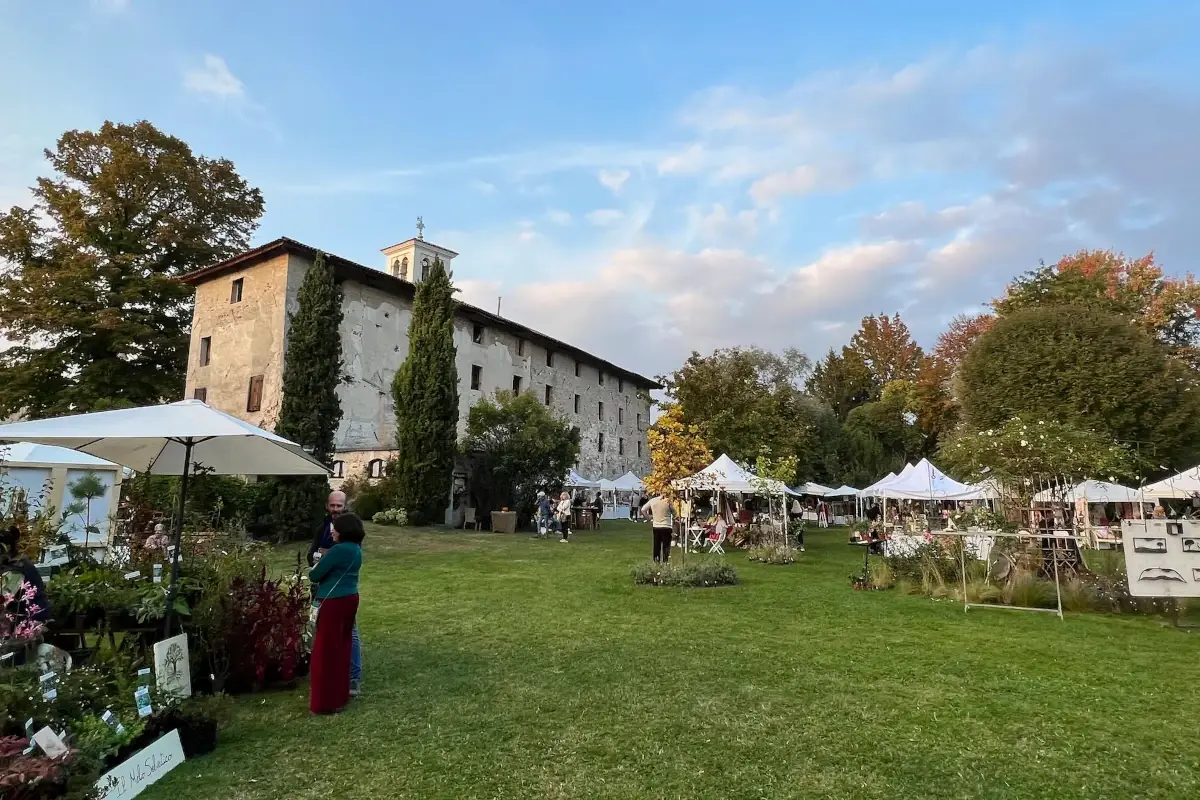 Una manifestazione culturale ed enogastronomica attorno al castello di Strassoldo Magici intrecci autunnali. Alla scoperta del castello di Strassoldo