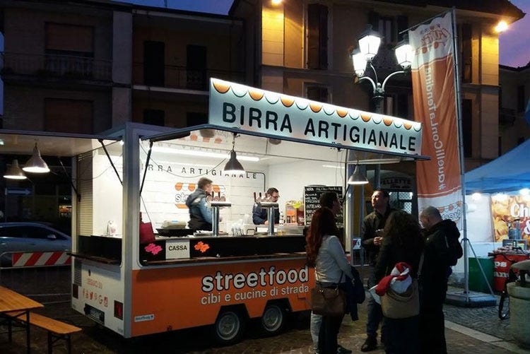 (Streetfood Village torna ad Arezzo Cibo del mondo, ma anche sport e cultura)