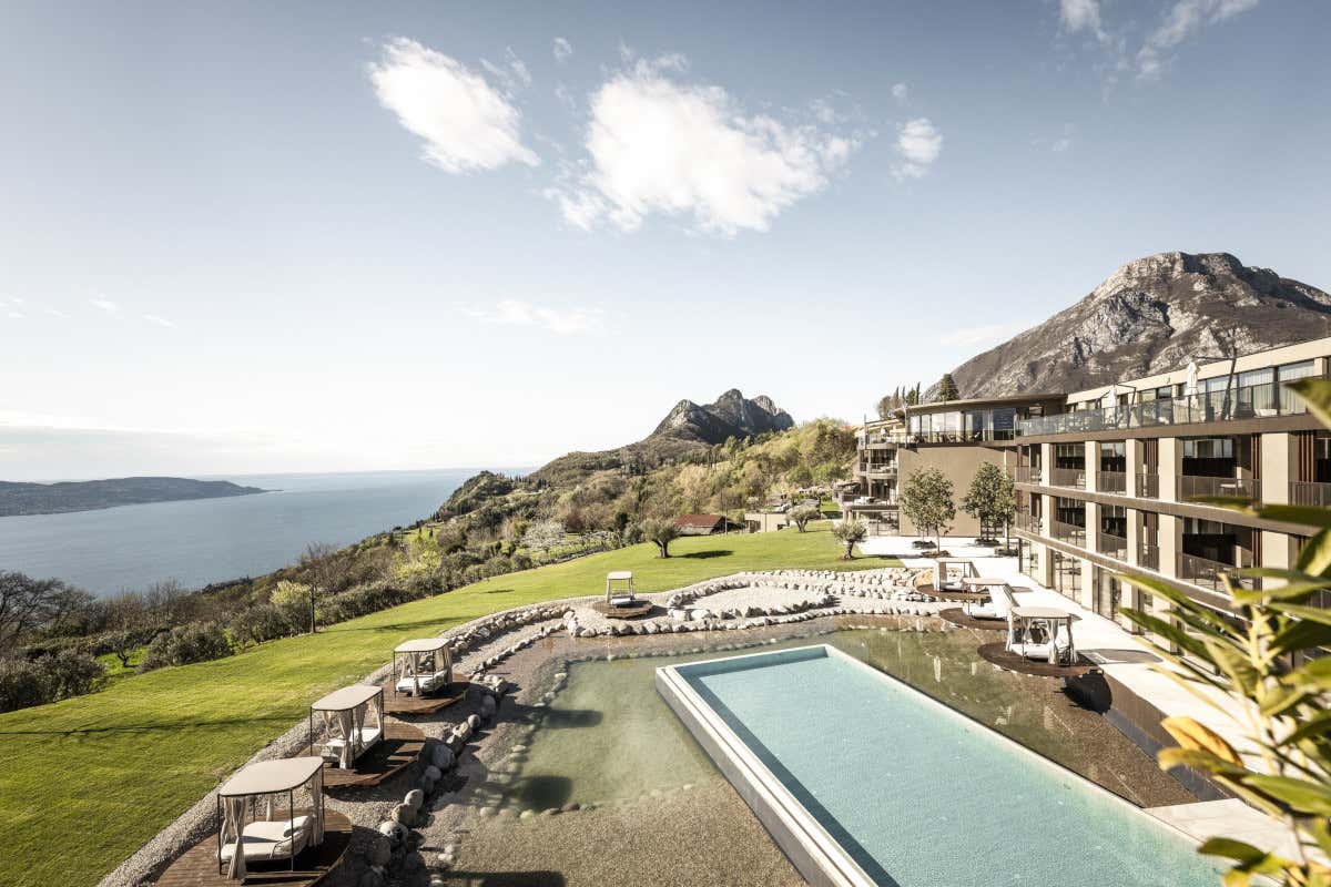 Sul Garda arriva un altro hotel 5 stelle. E presto anche il ristorante di Massari