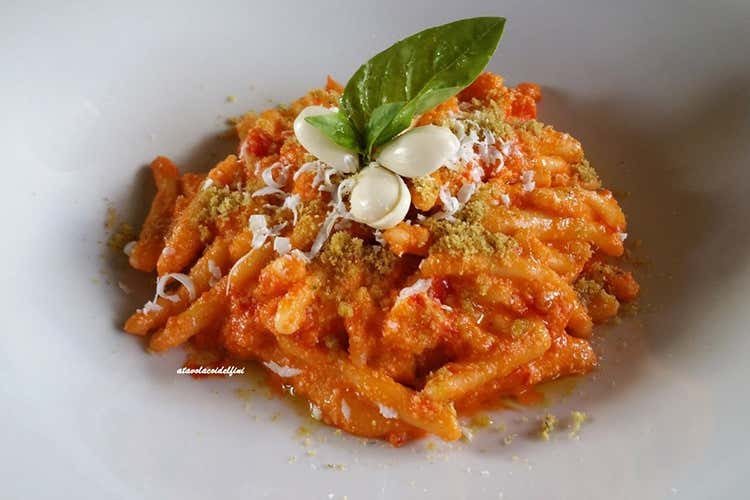 (Strozzapreti al pesto di mandorle fresche e cacioricotta) (Strozzapreti al pesto di mandorle fresche e cacioricotta)