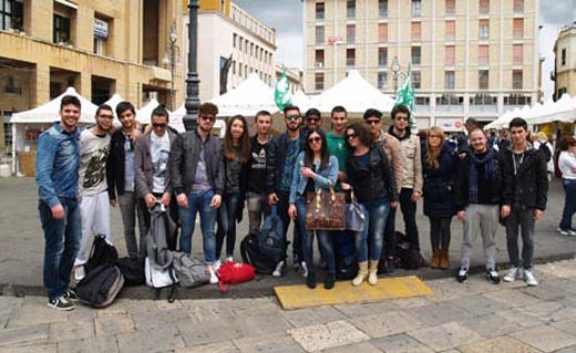 Gli studenti dell'istituto Galileo - Costa di Lecce