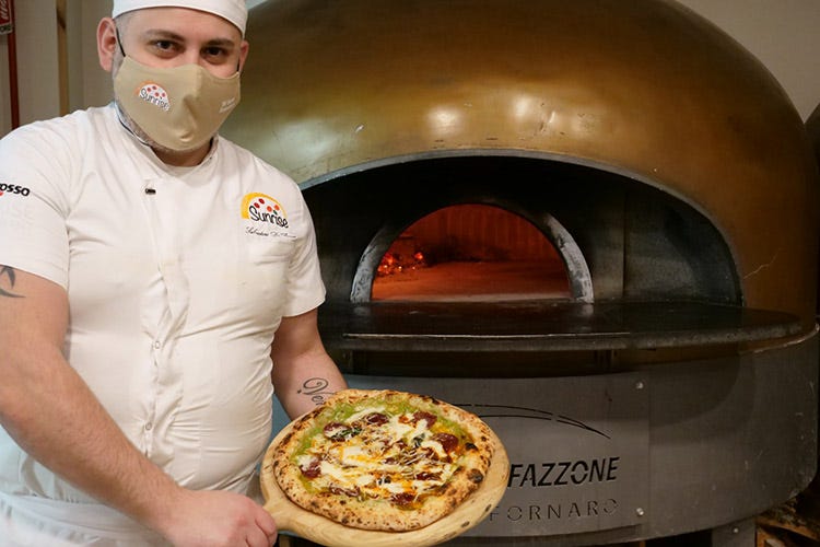 Attenzione agli intolleranti con un forno dedicato Nel presente le pizzerie del futuro La case history di Sunrise Pizza