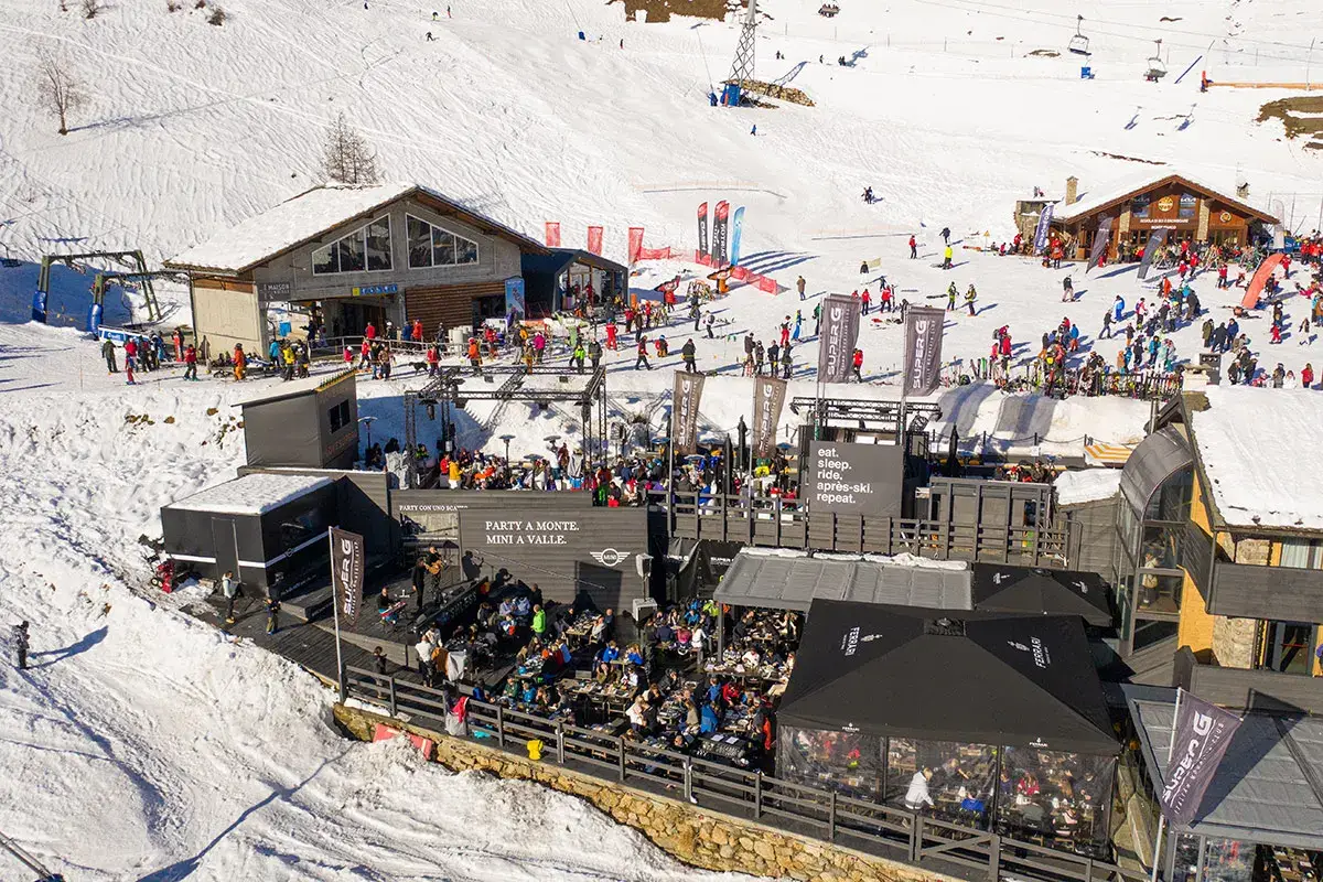 Courmayeur, con Super G e Champagne a porter, l'apr&egrave;s-ski &egrave; tutta un'altra cosa...