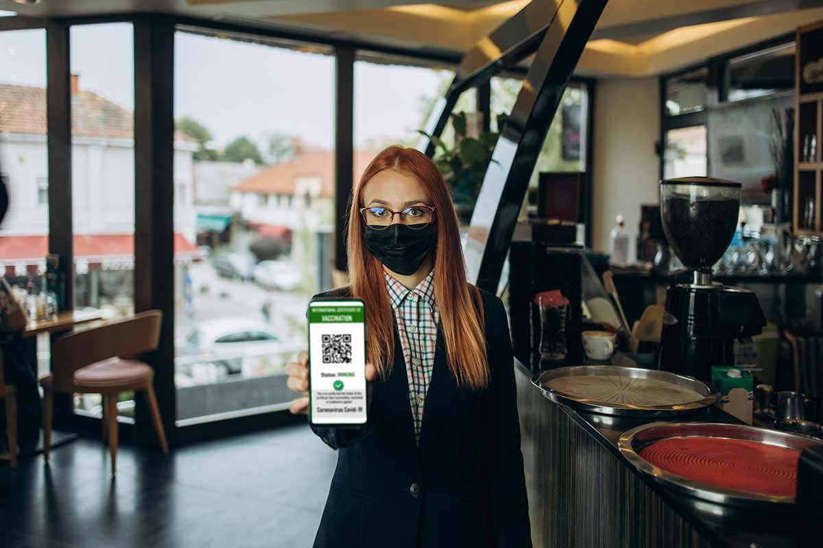 Vaccini e super green pass convincono il Governo: nessuna nuova chiusura in vista