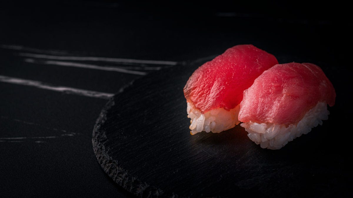 La sua carne è molto ricercata, in special modo per preparare il sashimi e il sushi Tonno un alimento dalle pregiate qualità nutrizionali