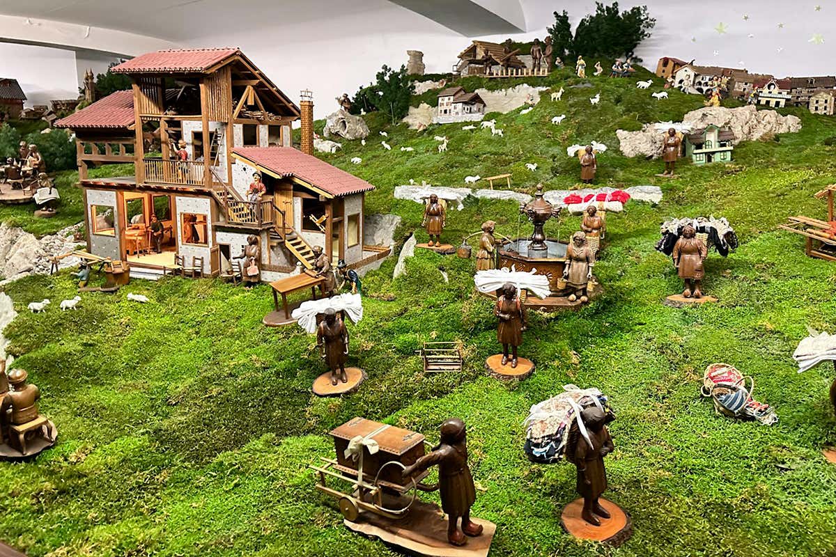 In Carnia, il borgo che racconta le tradizioni di un popolo attraverso il legno In Carnia, il borgo che racconta le tradizioni di un popolo attraverso il legno