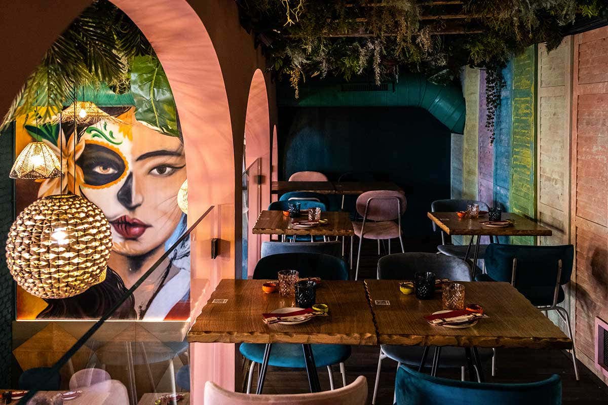 La sala del Tacomaki Dall'unione fra la cucina giapponese e messicana nasce Tacomaki La sala del Tacomaki Dall'unione fra la cucina giapponese e messicana nasce Tacomaki