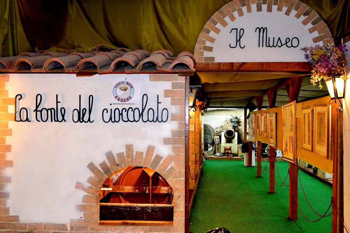 Nel Museo del Cioccolato Antica Norba il percorso racconta la storia del cacao, dalle civiltà precolombiane fino alla diffusione del cioccolato in Europa