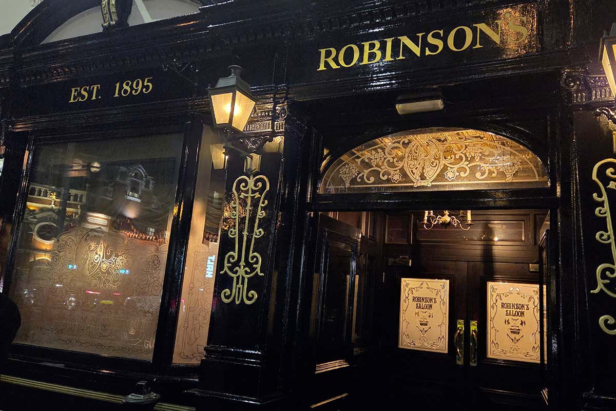 Robinson's Bar Belfast è uno dei pub più antichi della città