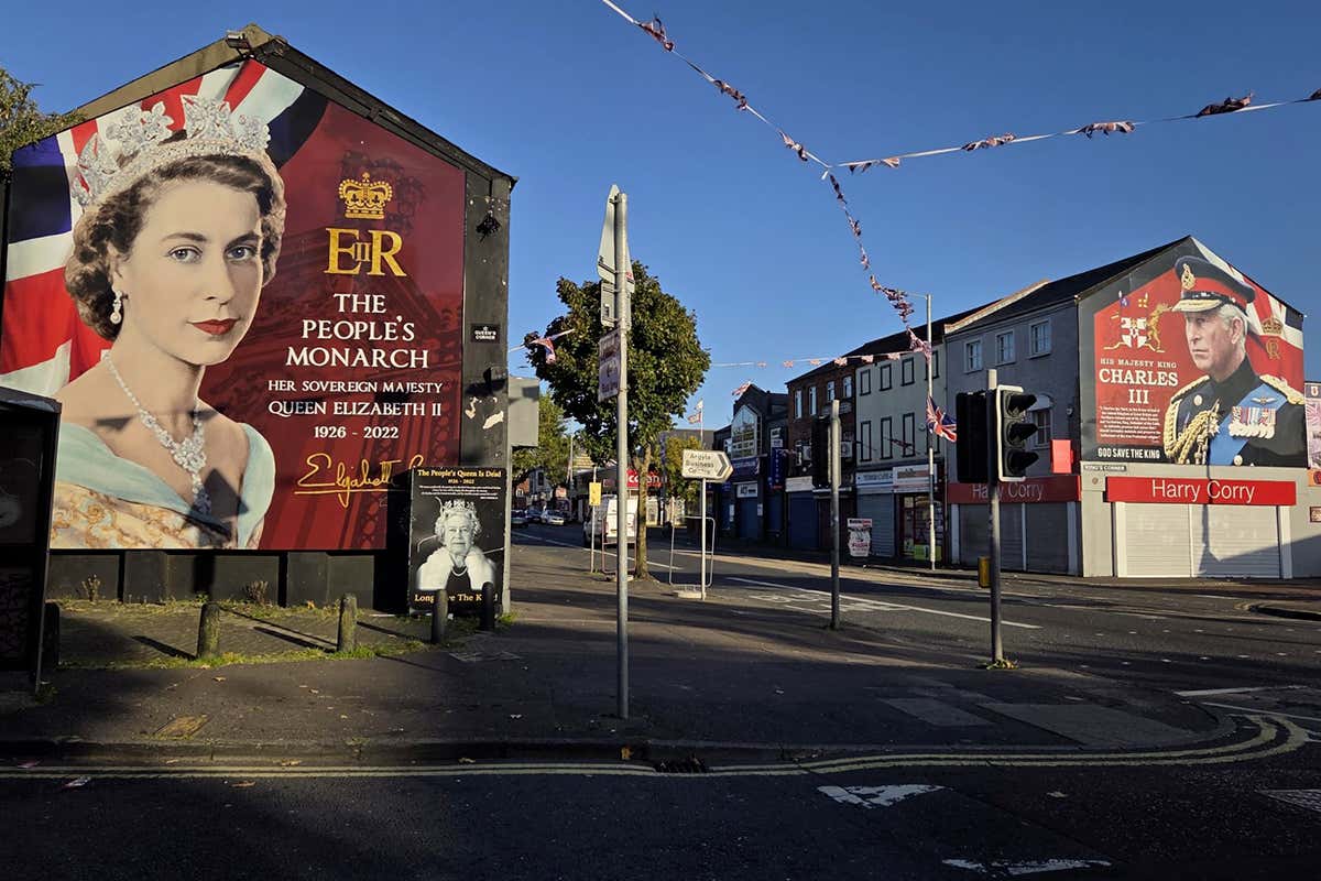 Shankill Road, murales della regina Elisabetta e di re Carlo III