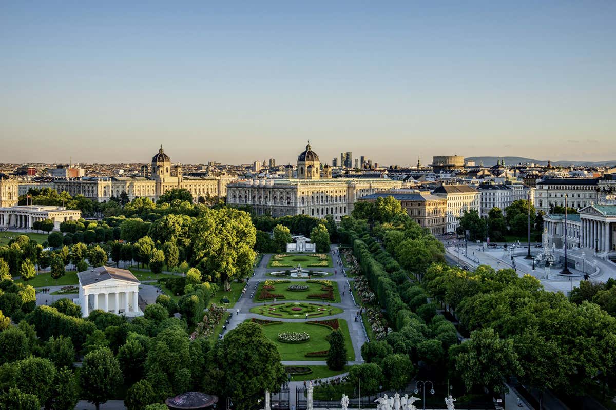 Vienna in primavera: eleganza asburgica e vitalità moderna tra arte, storia e natura