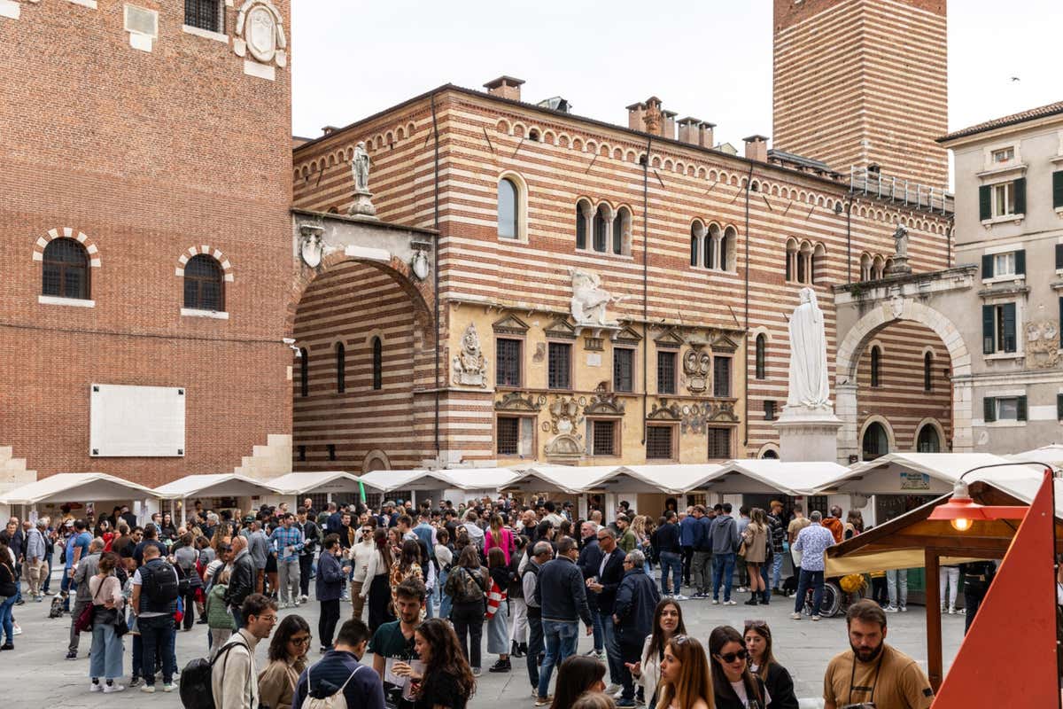 La città di Verona diventa un’osteria diffusa con 350 etichette da scoprire La città di Verona diventa un’osteria diffusa con 350 etichette da scoprire