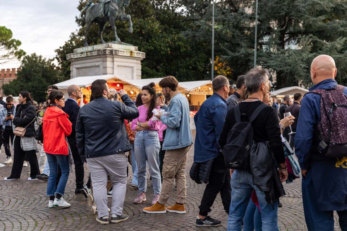 La città di Verona diventa un’osteria diffusa con 350 etichette da scoprire La città di Verona diventa un’osteria diffusa con 350 etichette da scoprire
