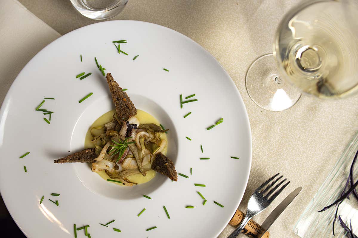 La tagliata seppie e carciofi de Il Gazebo Procida “dentro”: viaggio tra ristoranti e alloggi in cui assaporare la vera bellezza La tagliata seppie e carciofi de Il Gazebo Procida “dentro”: viaggio tra ristoranti e alloggi in cui assaporare la vera bellezza