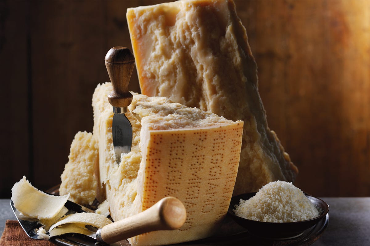 Parmigiano Reggiano Dop £$Sul tagliere dei formaggi...$£ Parmigiano Reggiano, Piave e Ragusano