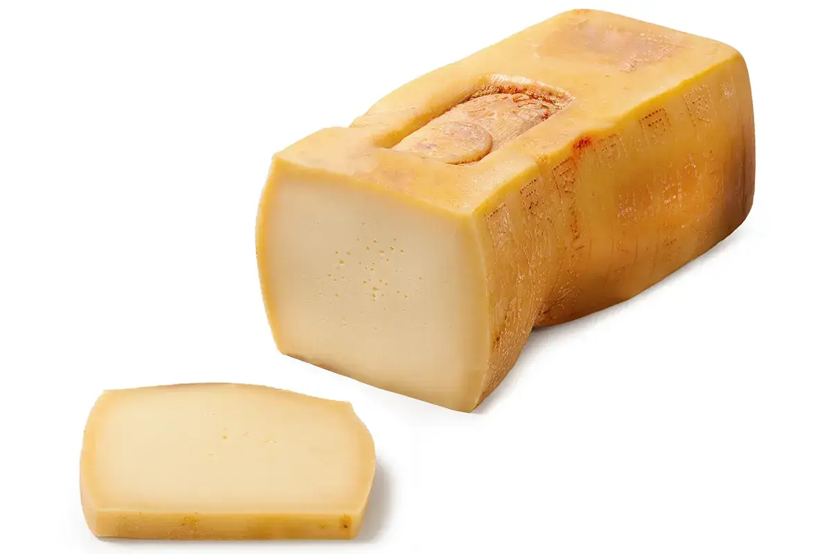 Ragusano Dop &pound;$Sul tagliere dei formaggi...$&pound; Parmigiano Reggiano, Piave e Ragusano