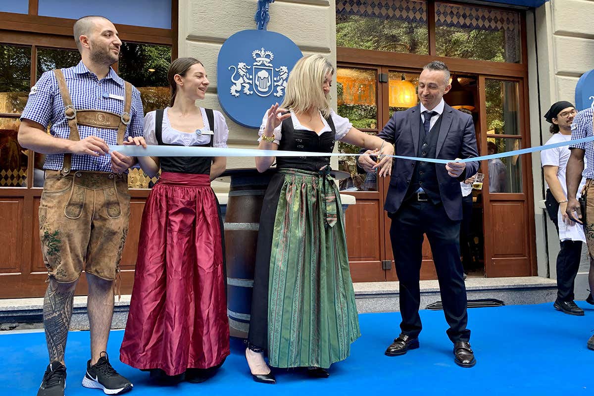 Taglio del nastro per la bierstube Löwengrube: la Baviera arriva Milano