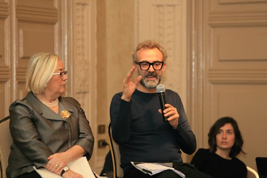 da sinistra: Donatella Cinelli Colombini e Massimo Bottura