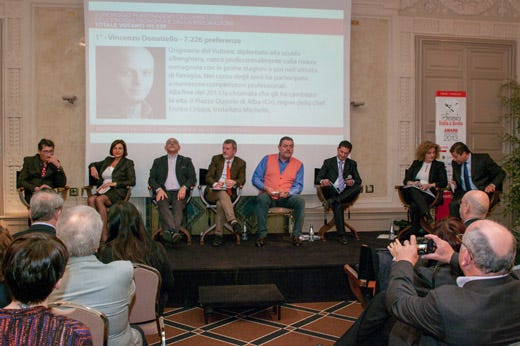 da sinistra: Luigi Cremona, Roberta Schira, Claudio Sadler, Alberto Lupini, Gianfranco Vissani, Aldo Cursano, Valentina Quattro e Alfredo Zini