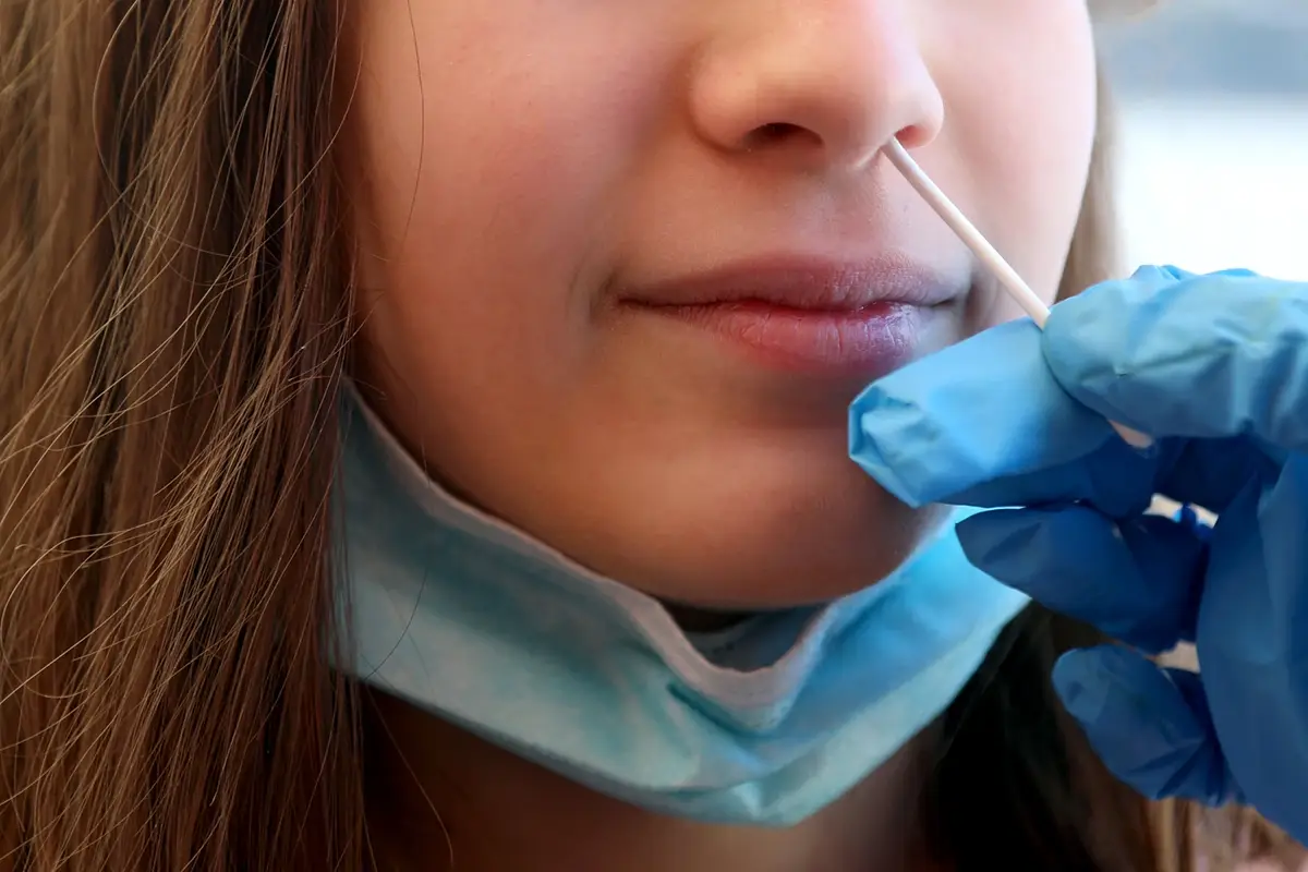 Farmacie e strutture pubbliche e private non in grado di fare test sufficienti a coprire la domanda Green pass e tamponi insufficienti, Cgia: Luned&igrave; 2 milioni resteranno a casa