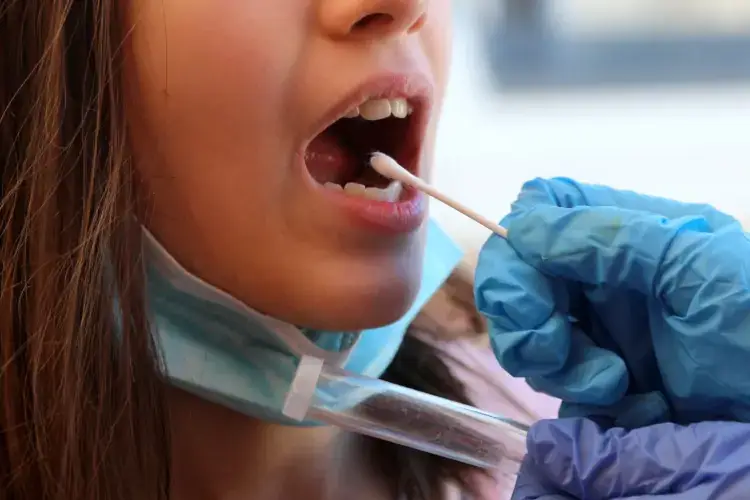 In Lazio da luned&igrave; tamponi gratis a tutti gli studenti delle superiori