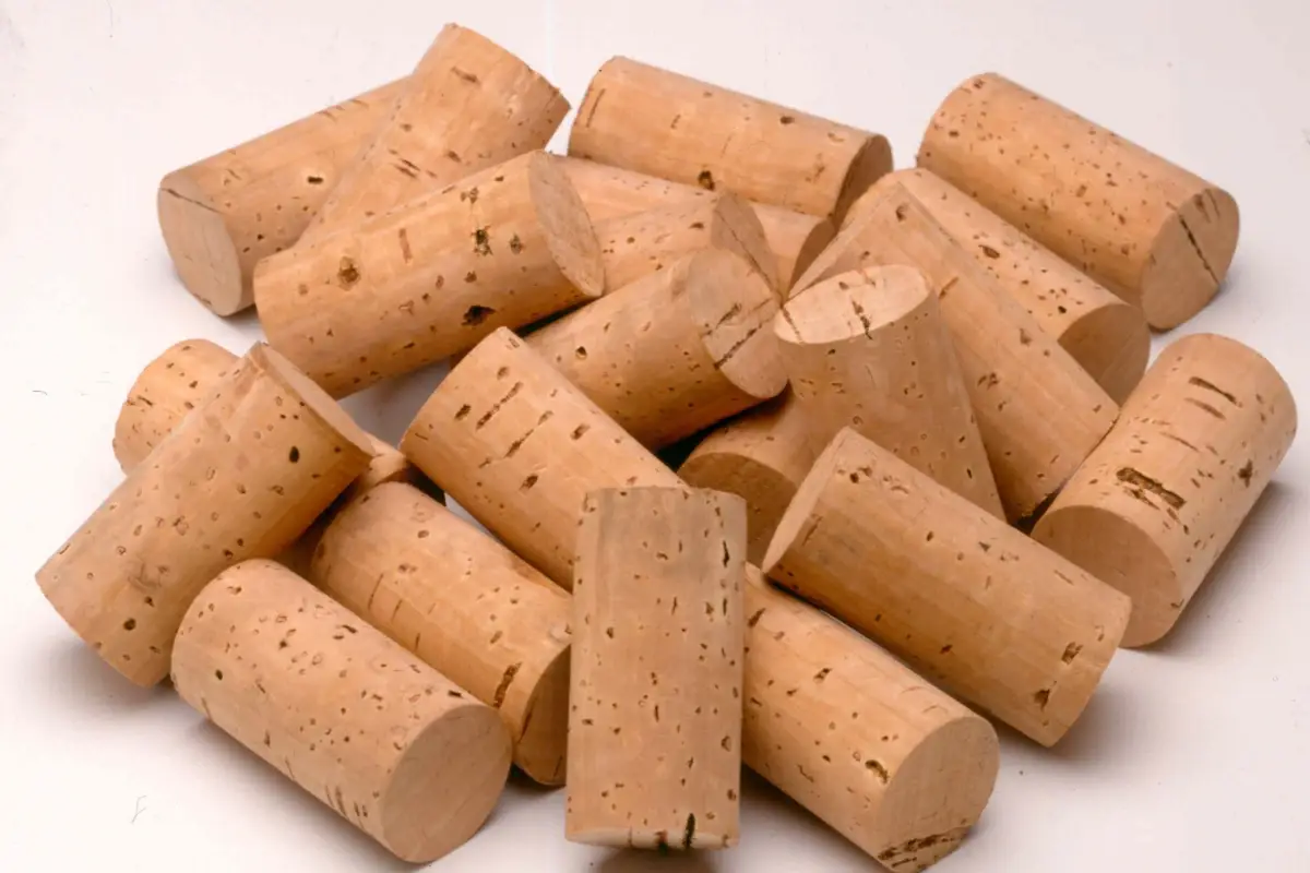 Il tappo di sughero fa la differenza per un vino di qualit&agrave;