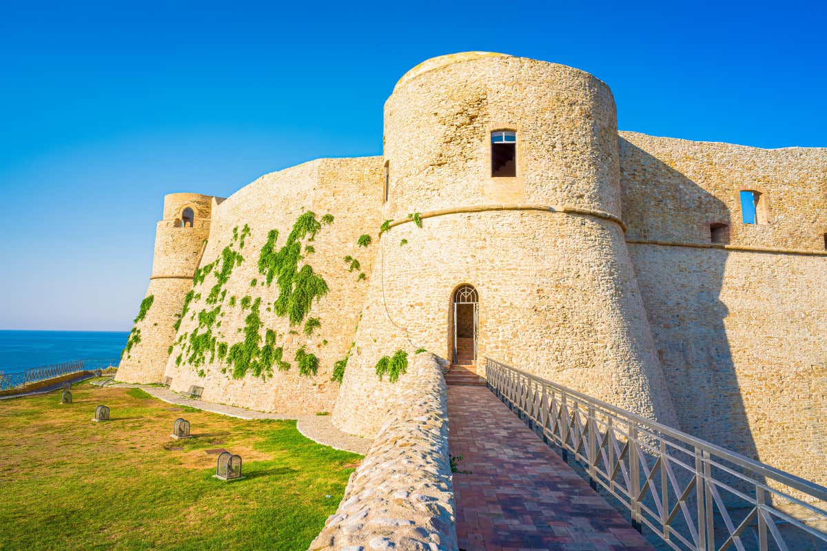 Il Castello Aragonese di Taranto Due Mari WineFest 2023 dal 5 al 7 gennaio a Taranto