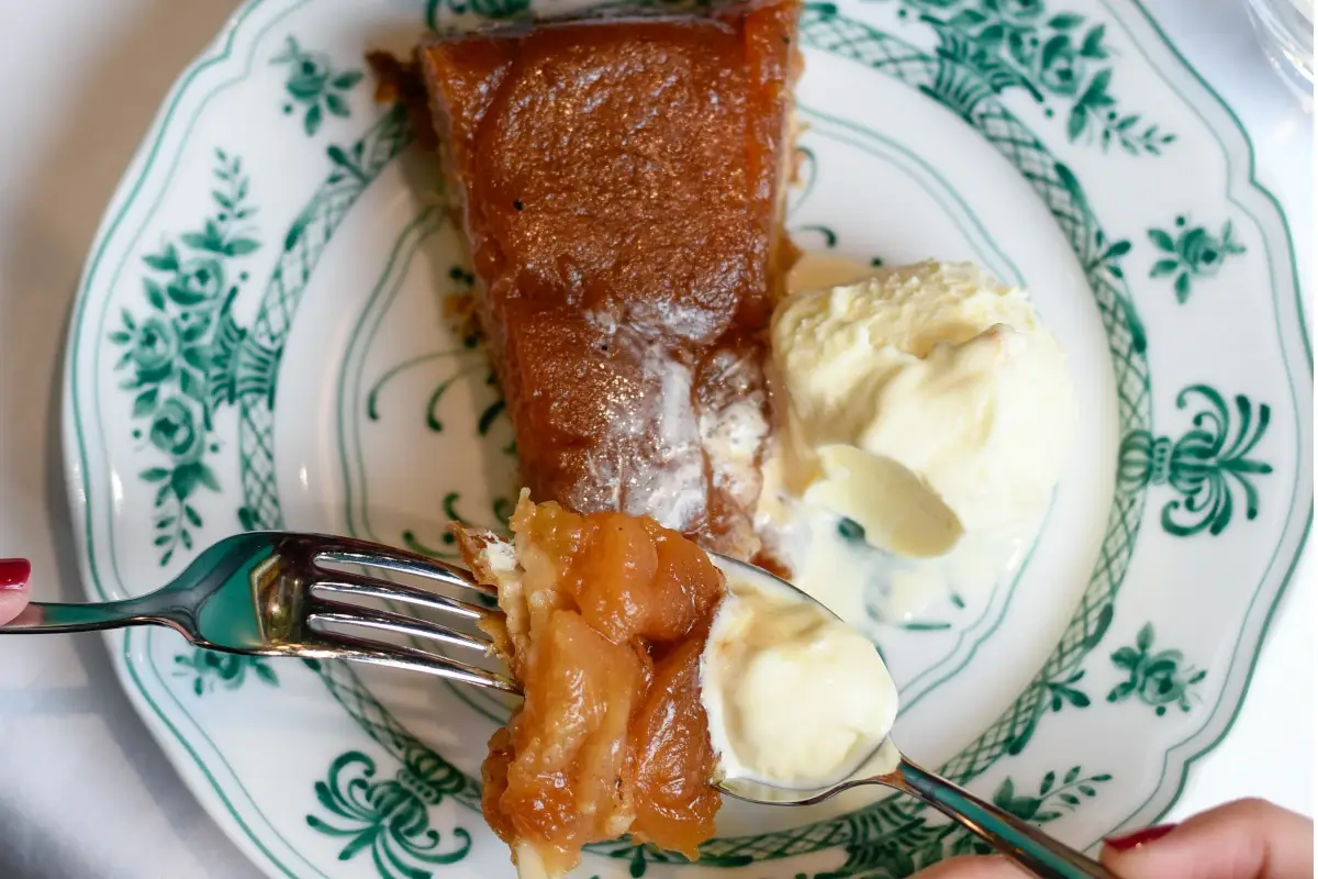 Tarte Tatin A Milano il ristorante Stendhal festeggia il 35° anniversario