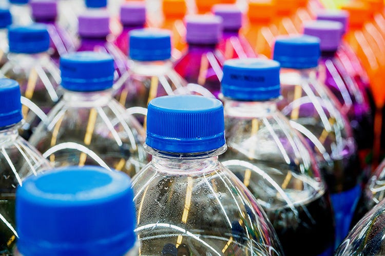 Tassa su plastica e zucchero 
L'agroalimentare perde 350 milioni